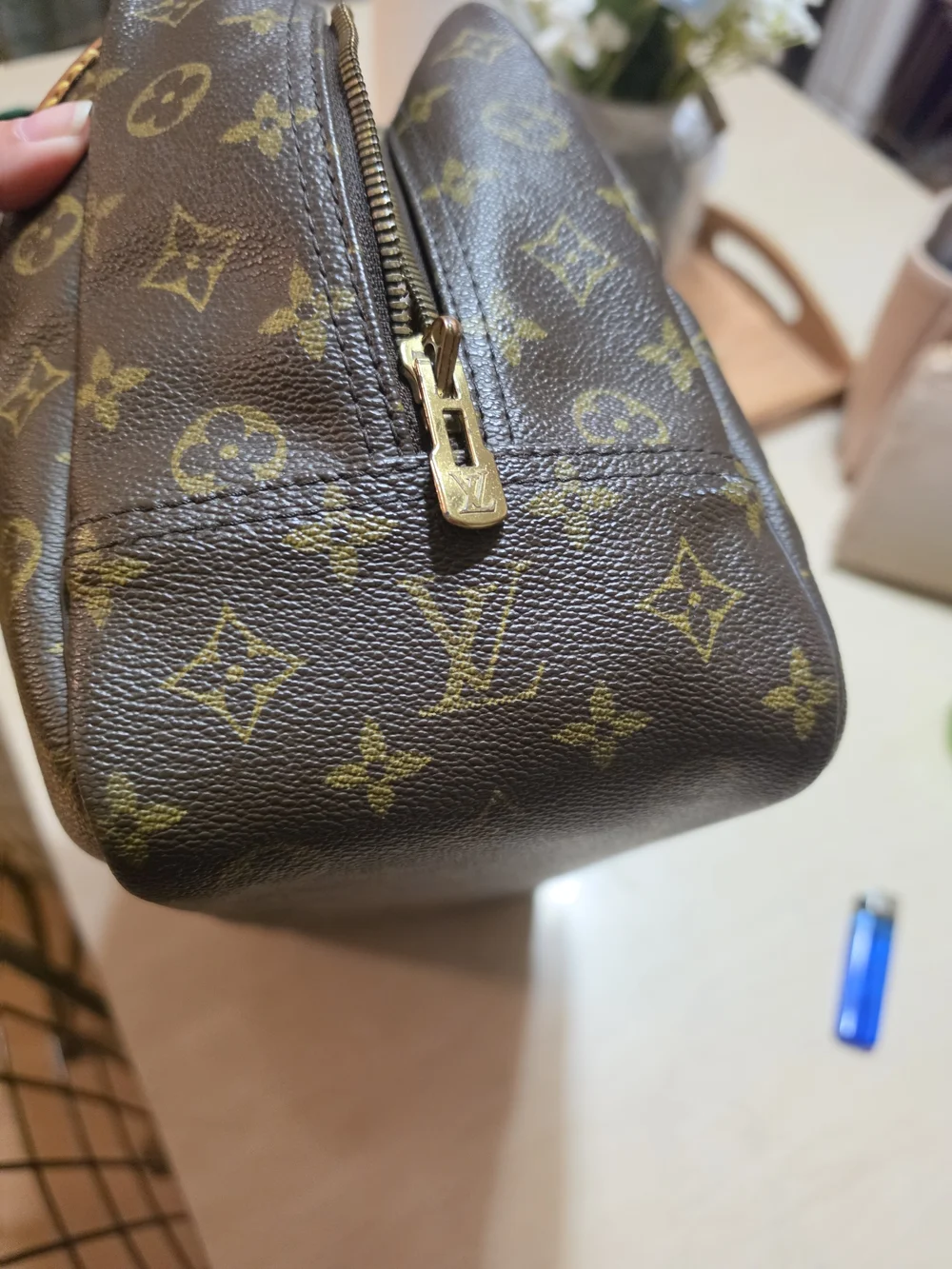 Louis Vuitton Deauville handbag